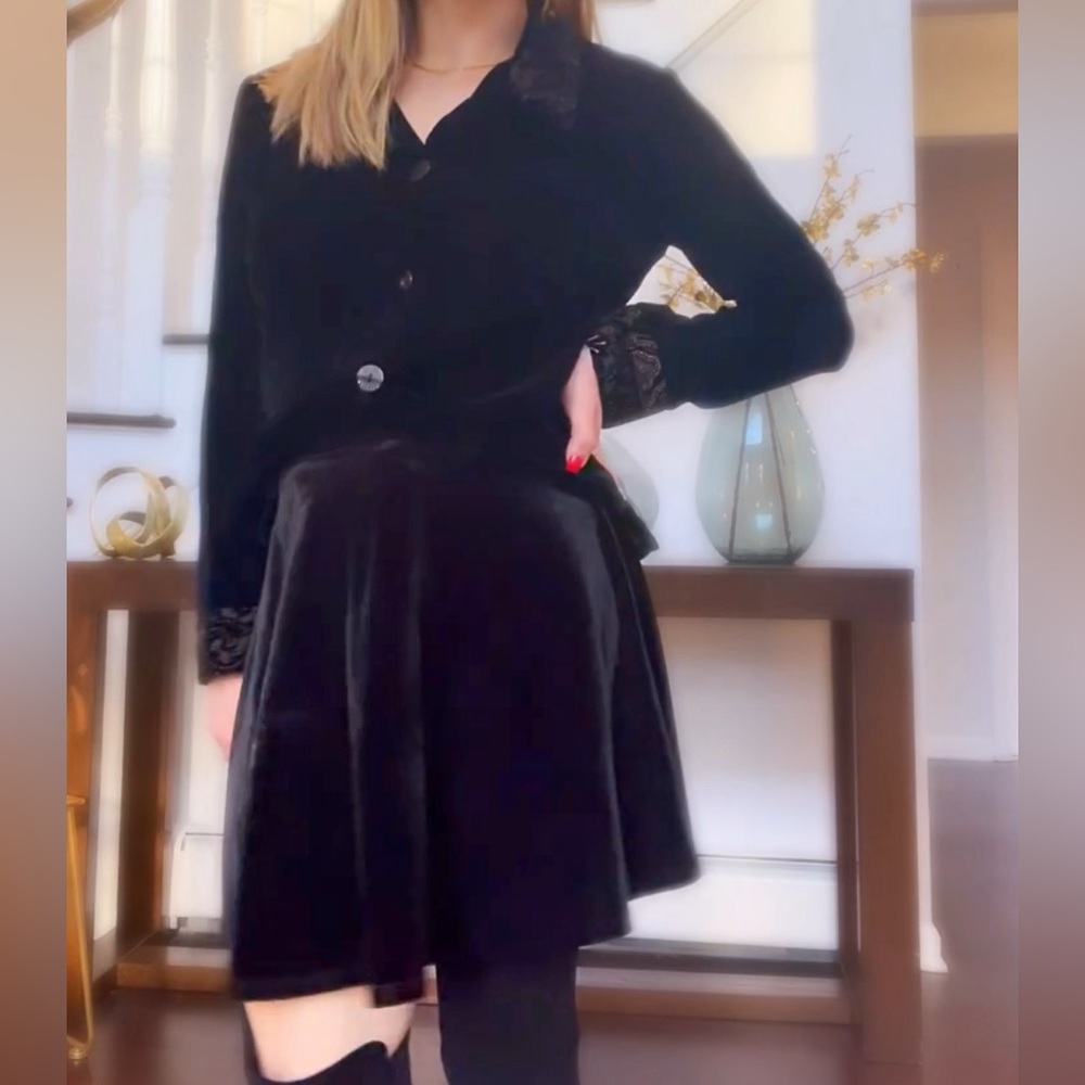 Velvet Set - Picture 5 of 5